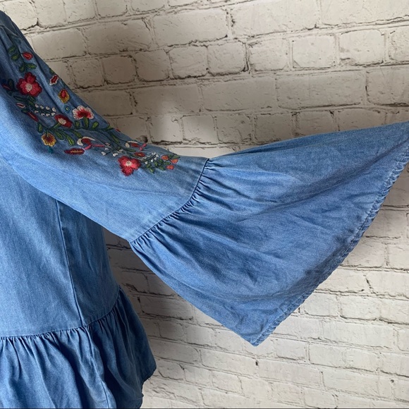 Beach Lunch Lounge Collection with Floral Design Embroidered on Bell Sleeves - Picture 4 of 7